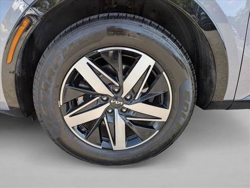 Used 2023 Kia Sorento S FWD image 25