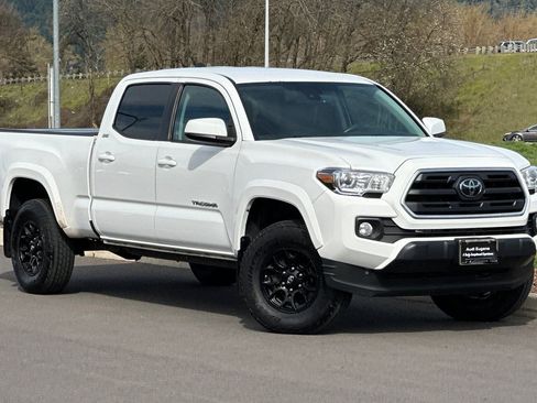 Used 2019 Toyota Tacoma SR5 AWD/4WD image 1