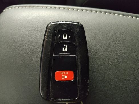 Used 2020 Toyota Corolla SE FWD image 32