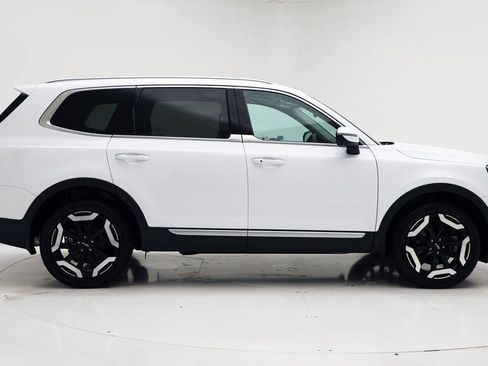 Used 2023 Kia Telluride S w/ S Sunroof Package image 3