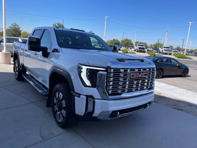 Certified 2025 GMC Sierra 3500 Denali w/ Denali Reserve Package AWD/4WD image 6