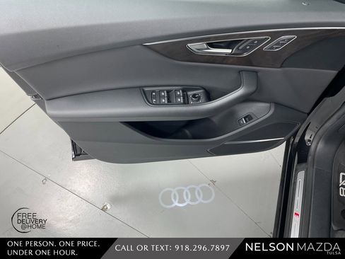 Used 2019 Audi Q8 Premium Plus w/ Premium Plus image 19