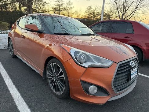 Used 2016 Hyundai Veloster Turbo image 3