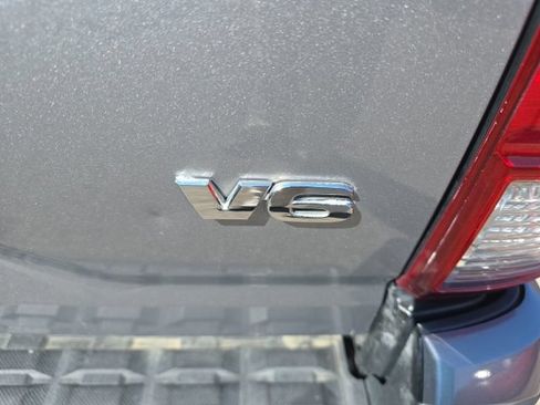 Used 2017 Toyota Tacoma TRD Off-Road AWD/4WD image 8
