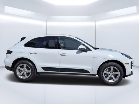 Used 2020 Porsche Macan AWD/4WD image 2