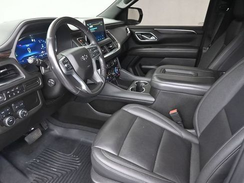 Used 2023 Chevrolet Suburban Z71 w/ Luxury Package AWD/4WD image 16