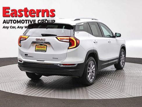 Used 2024 GMC Terrain SLT AWD/4WD image 5