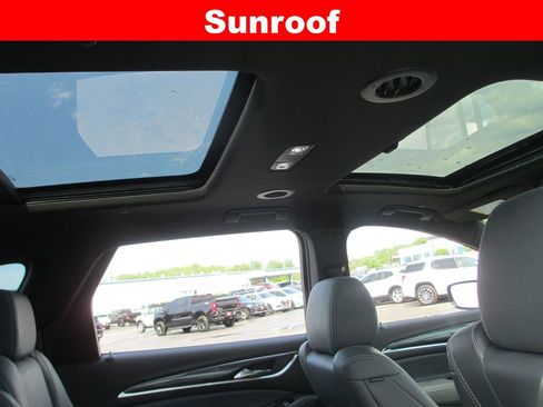 Used 2023 Buick Enclave Essence w/ Experience Buick Package AWD/4WD image 16