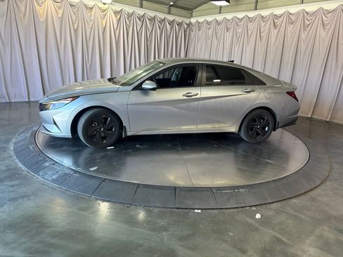 Used 2022 Hyundai Elantra SEL FWD image 8