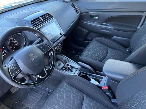 Used 2025 Mitsubishi Outlander Sport SE AWD/4WD image 10