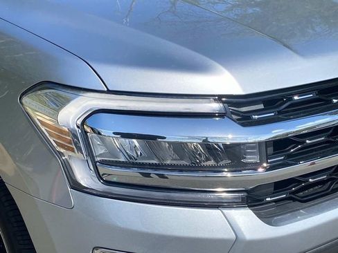 Used 2022 Ford Expedition Limited image 4