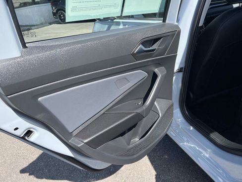 Used 2025 Volkswagen Jetta SE FWD image 20