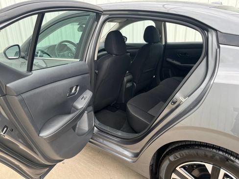 Used 2025 Nissan Sentra SV w/ All-Weather Package FWD image 12