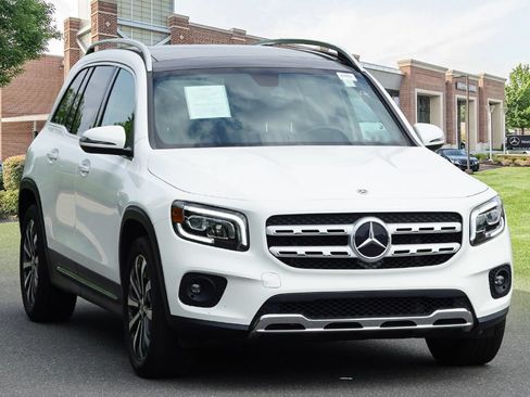 Used 2023 Mercedes-Benz GLB 250 4MATIC image 3