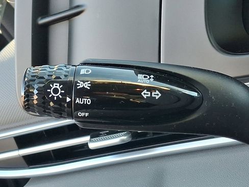 Certified 2025 Hyundai Elantra Sport image 27