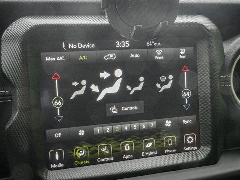 Used 2022 Jeep Wrangler Unlimited Sahara w/ Cold Weather Group AWD/4WD image 23