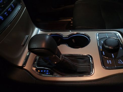 Used 2017 Jeep Grand Cherokee Limited image 26