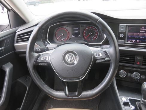 Used 2019 Volkswagen Jetta SE image 14