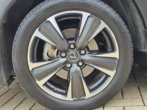 Used 2019 Lexus UX 200 w/ Premium Package image 2