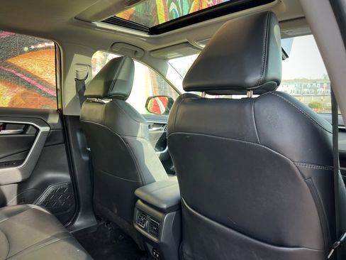 Used 2019 Toyota RAV4 Limited w/ Cold Weather Package image 21