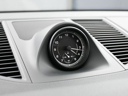 Certified 2025 Porsche Macan image 20