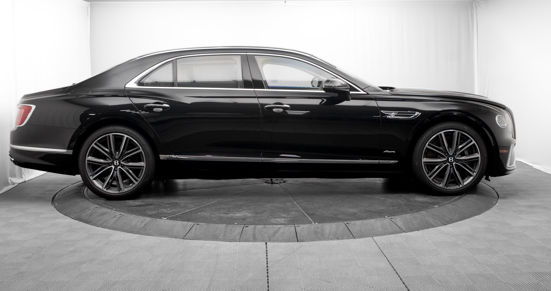 New 2026 Bentley Flying Spur V8 AWD/4WD image 2