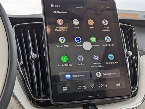 New 2026 Volvo XC60 B5 Ultra w/ Protection Package Premier image 16