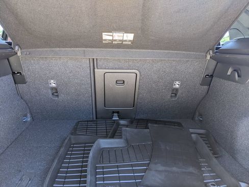Certified 2024 Volvo XC40 B5 Plus w/ Climate Package AWD/4WD image 27
