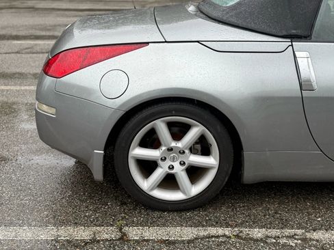 Used 2004 Nissan 350Z Touring image 10