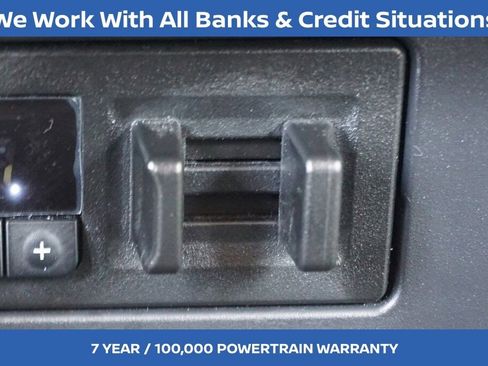 Used 2024 Nissan Titan SV w/ SV Convenience Package image 23