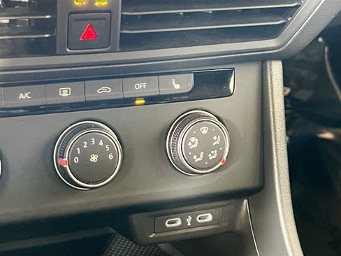 Used 2024 Volkswagen Jetta Sport FWD image 19