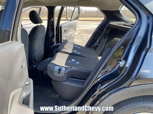 Used 2020 Nissan Kicks S image 31