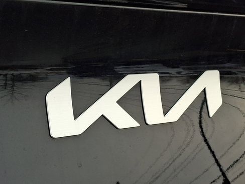 Used 2024 Kia Sportage EX image 31