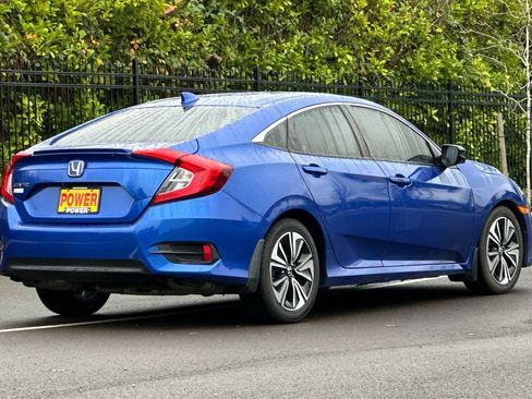 Used 2017 Honda Civic EX-L image 4