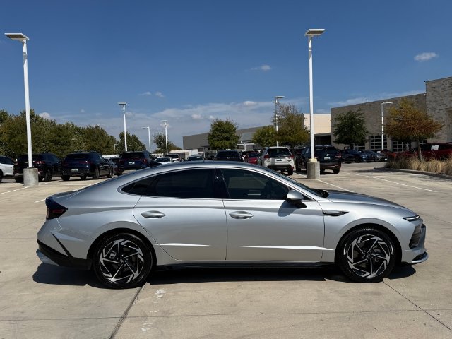 Used 2025 Hyundai Sonata SEL FWD image 5