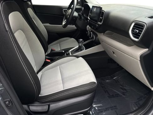 Used 2025 Hyundai Venue SEL FWD image 43