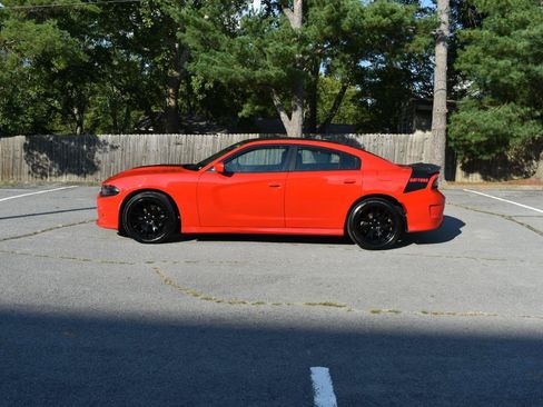 Used 2017 Dodge Charger R/T RWD image 3