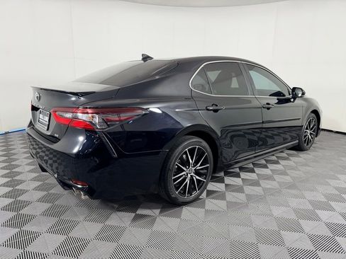 Used 2024 Toyota Camry SE image 5