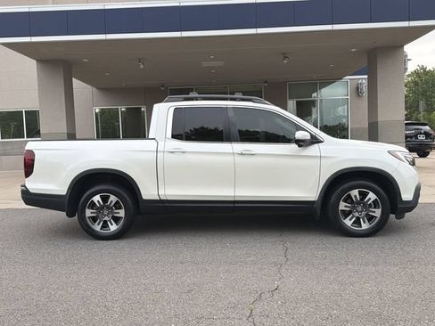 Used 2017 Honda Ridgeline RTL-T image 2