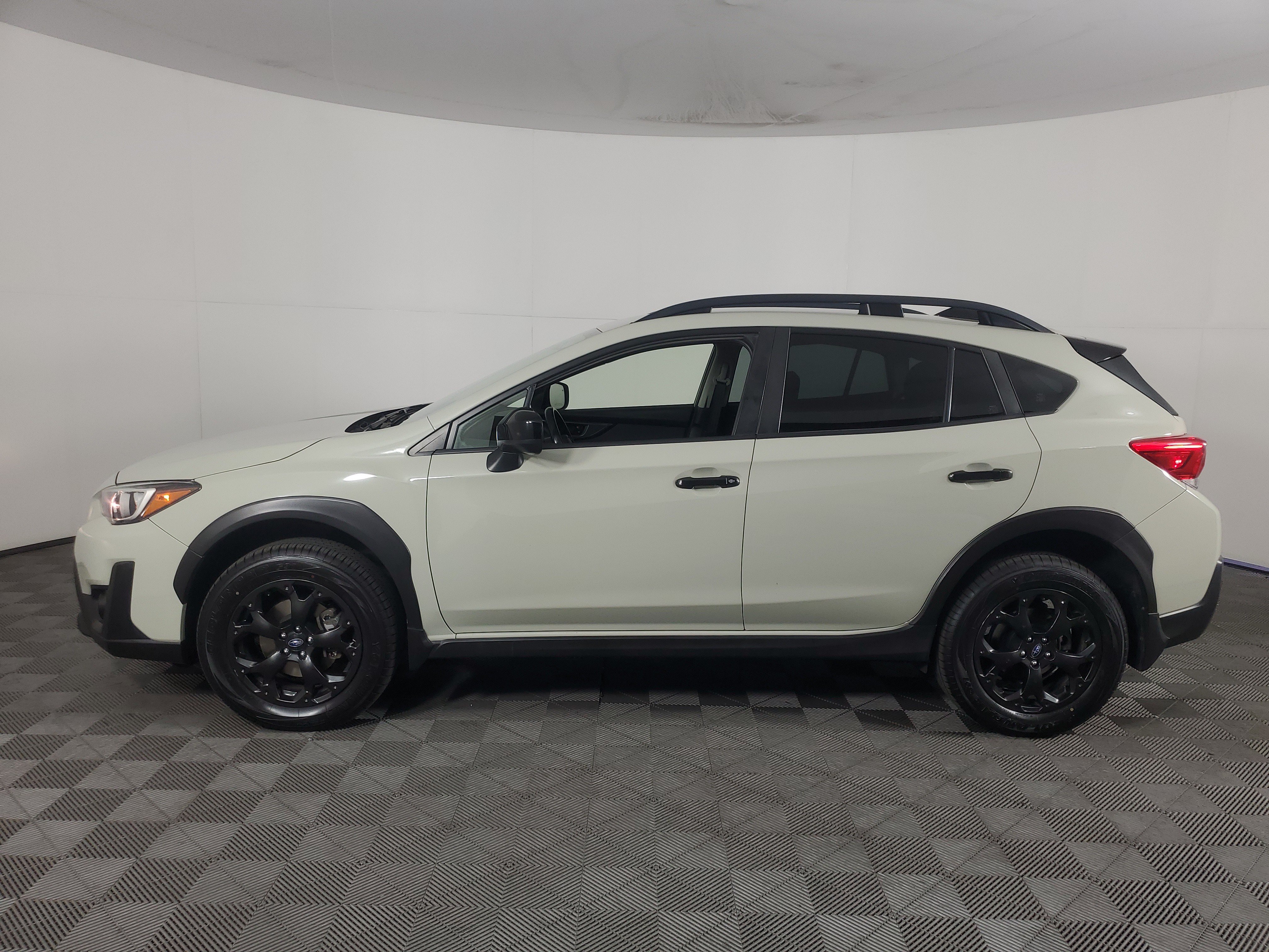 Used 2023 Subaru Crosstrek 2.0i Premium w/ Popular Package #3 AWD/4WD image 7