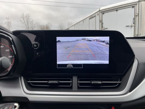 New 2026 Chevrolet Trax RS w/ Sunroof Package image 16