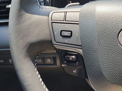 Used 2025 Toyota Camry SE AWD/4WD image 30