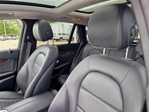Used 2021 Mercedes-Benz GLC 300 4MATIC image 41