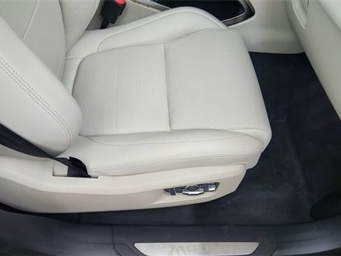 Used 2025 Jaguar F-PACE R-Dynamic S image 21