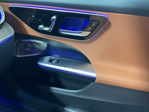 Used 2025 Mercedes-Benz C 300 4MATIC Sedan image 27