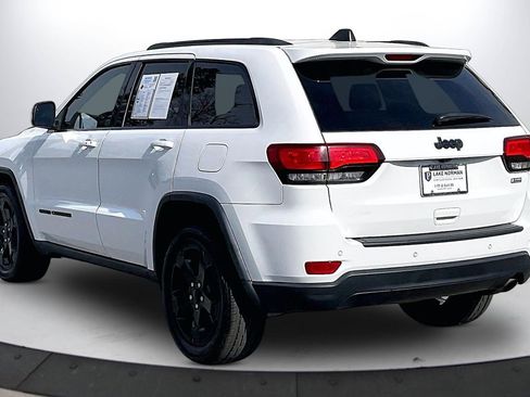 Used 2019 Jeep Grand Cherokee Laredo image 7