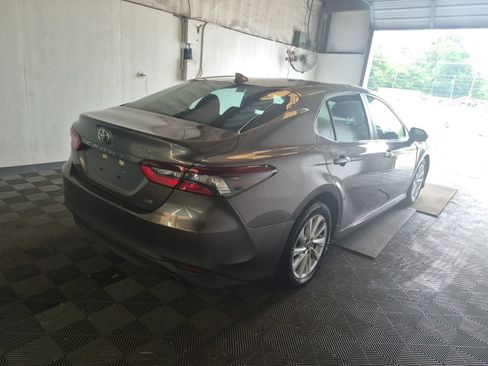 Used 2022 Toyota Camry LE FWD image 6