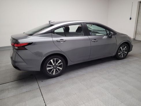 Used 2021 Nissan Versa SV FWD image 10