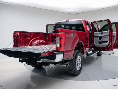 Used 2018 Ford F250 XLT w/ XLT Premium Package image 21