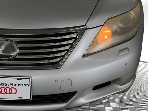 Used 2011 Lexus LS 460 L w/ Luxury Pkg RWD image 11